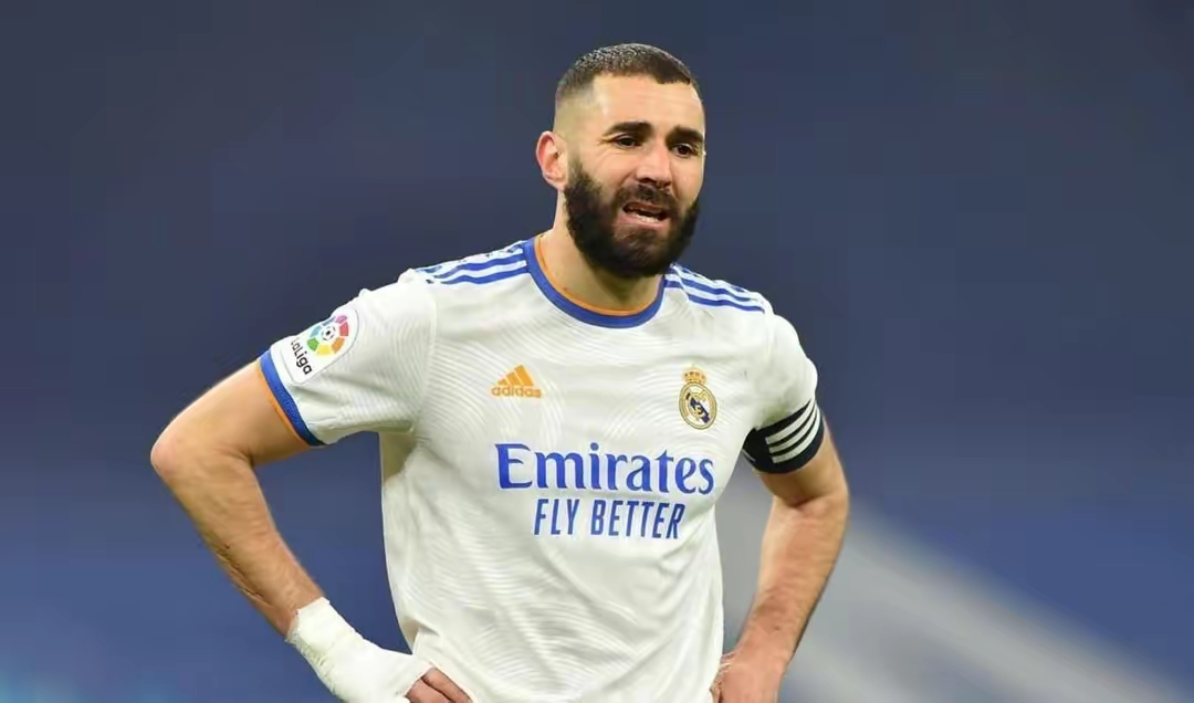 今晚里尔备战国王杯；临场应变细节曝光；悬念犹存；身体对抗强度拉满(战鹰216赢了哪两个人)